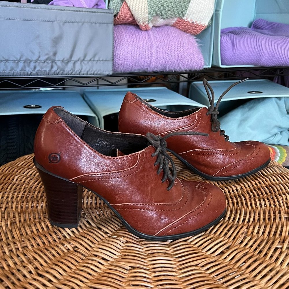 Born Lace-up Oxford Derby Leather Pumps